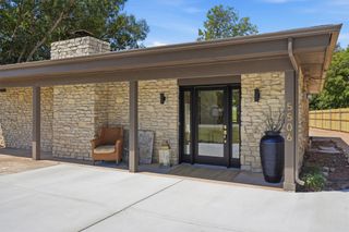 5506 Cortez Drive, De Cordova, TX 76049