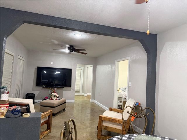 921 Francis Drive, Pasadena, TX 77506