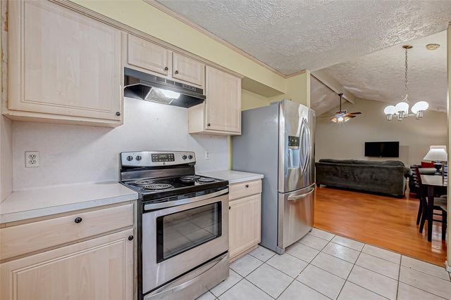 2122 Heritage Colony Drive, Friendswood, TX 77546