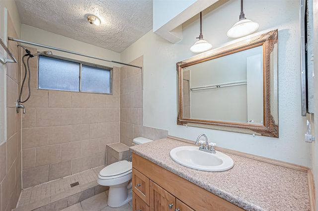 2122 Heritage Colony Drive, Friendswood, TX 77546