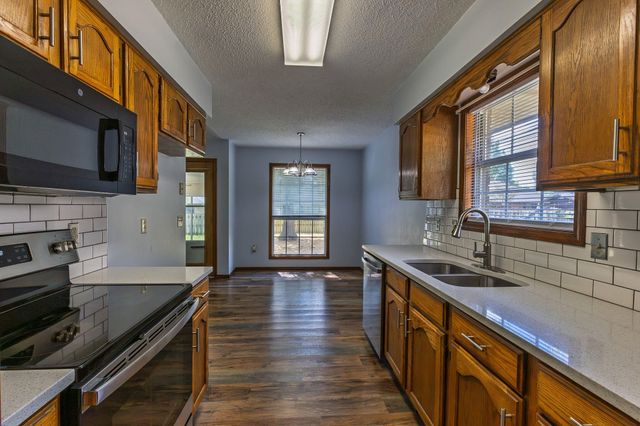3814 W Harrison Street, Springfield, MO 65802