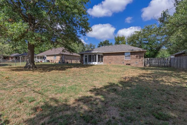 3814 W Harrison Street, Springfield, MO 65802