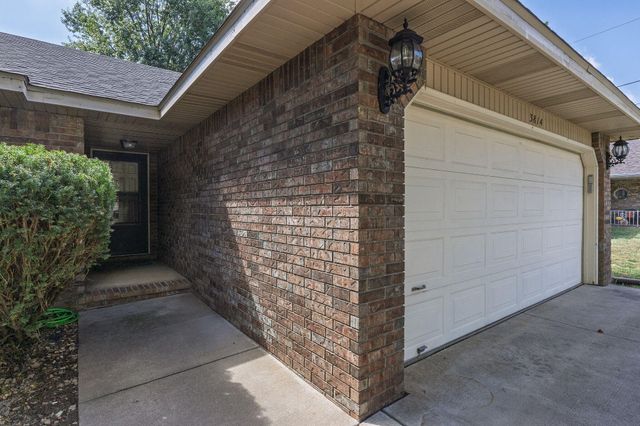 3814 W Harrison Street, Springfield, MO 65802