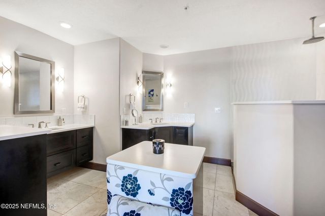 1431 RIVERPLACE Boulevard 1710, Jacksonville, FL 32207