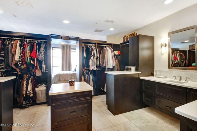 1431 RIVERPLACE Boulevard 1710, Jacksonville, FL 32207