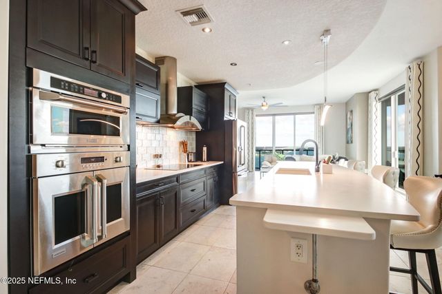 1431 RIVERPLACE Boulevard 1710, Jacksonville, FL 32207