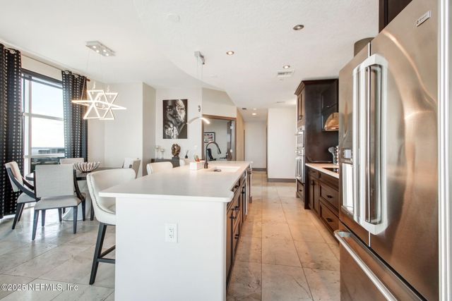 1431 RIVERPLACE Boulevard 1710, Jacksonville, FL 32207
