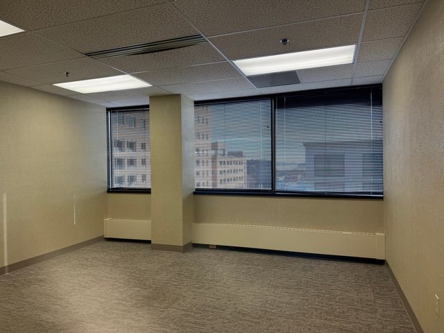 101 W 2ND Street 501, Davenport, IA 52801