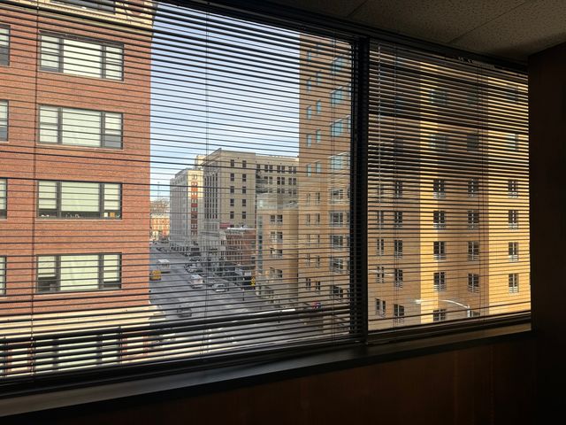 101 W 2ND Street 501, Davenport, IA 52801