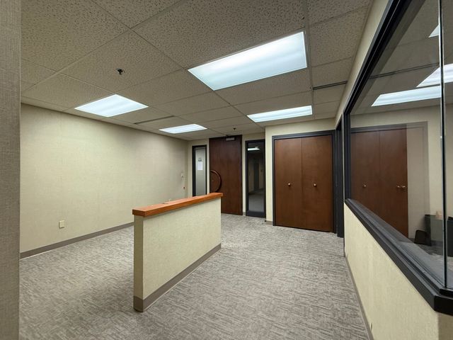 101 W 2ND Street 501, Davenport, IA 52801