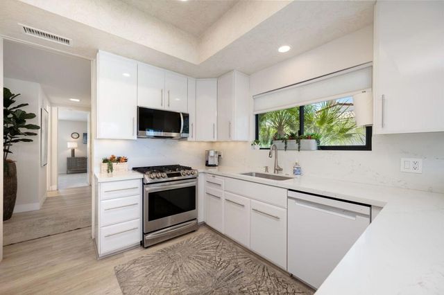 78007 Lago Drive, La Quinta, CA 92253