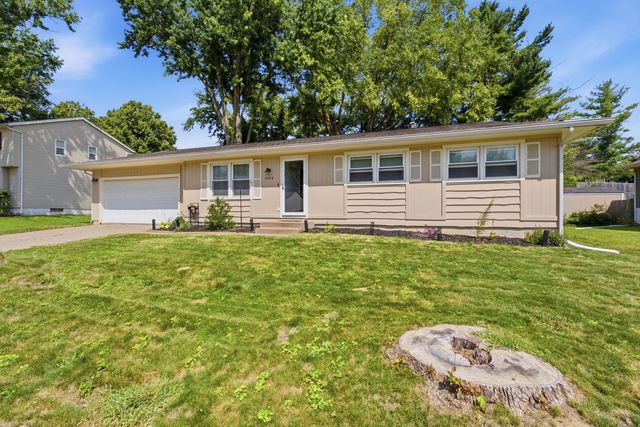 3446 Pleasant Drive, Bettendorf, IA 52722