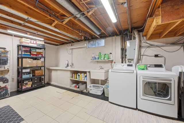 3446 Pleasant Drive, Bettendorf, IA 52722
