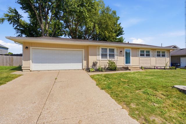 3446 Pleasant Drive, Bettendorf, IA 52722