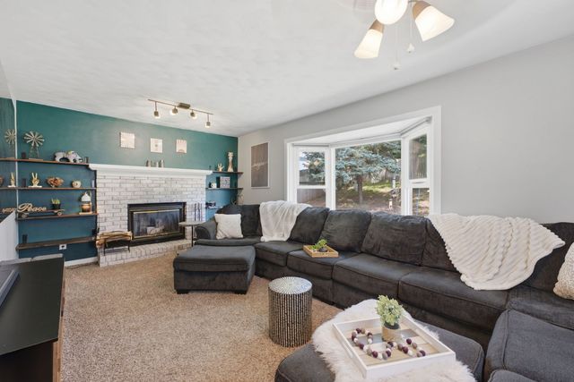 3446 Pleasant Drive, Bettendorf, IA 52722