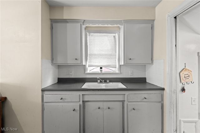 3817 Woodbridge Avenue, Cleveland, OH 44109