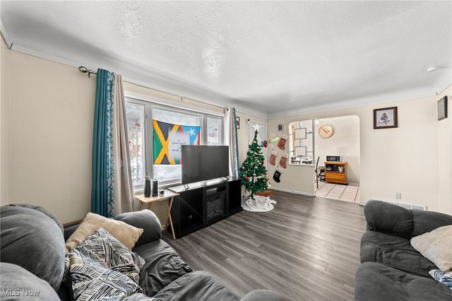 3817 Woodbridge Avenue, Cleveland, OH 44109