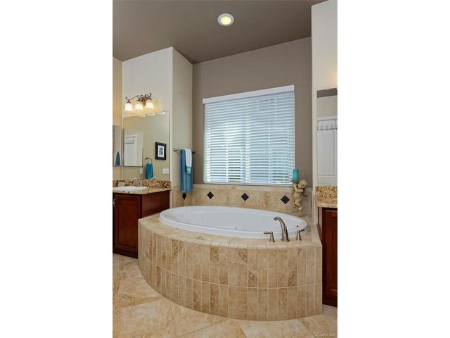 25526 E Arbor Dr, Aurora, CO 80016