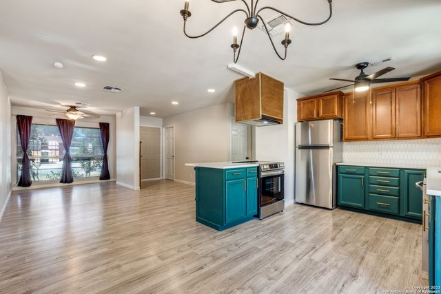 9018 ISLAND VIEW ST, San Antonio, TX 78242