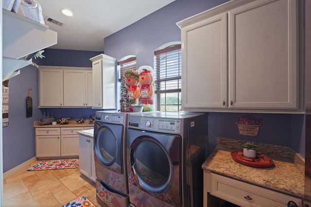 1909 E Archer Road, Baytown, TX 77521