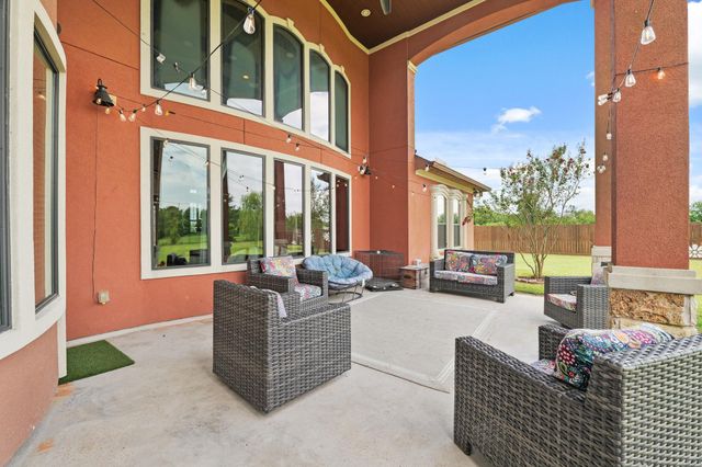 1909 E Archer Road, Baytown, TX 77521