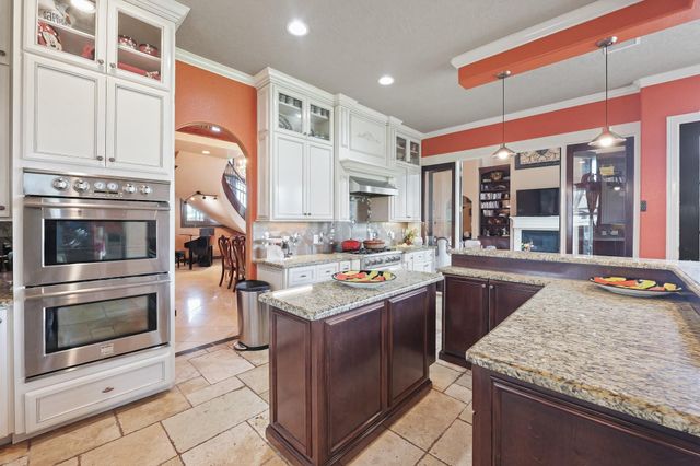 1909 E Archer Road, Baytown, TX 77521