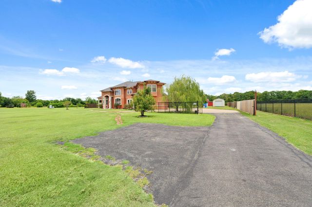 1909 E Archer Road, Baytown, TX 77521