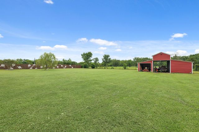 1909 E Archer Road, Baytown, TX 77521