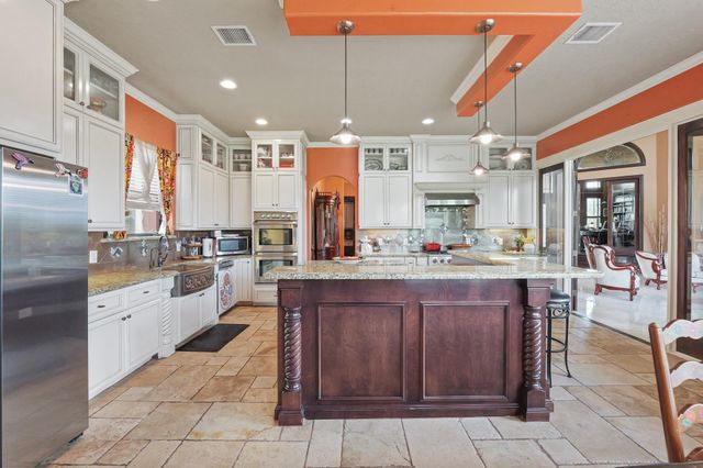 1909 E Archer Road, Baytown, TX 77521