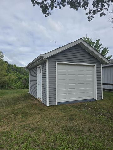 11023 Pennock Lane, Delton, MI 49046