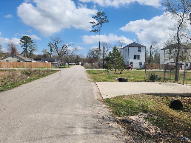 10109 Haddick Street, Houston, TX 77078