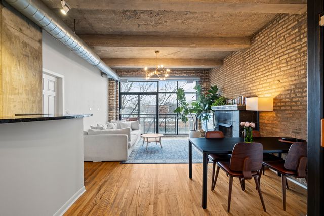 6135 N Broadway Street 300, Chicago, IL 60660