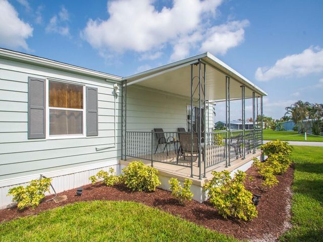 174 NE Emerald Drive, Jensen Beach, FL 34957