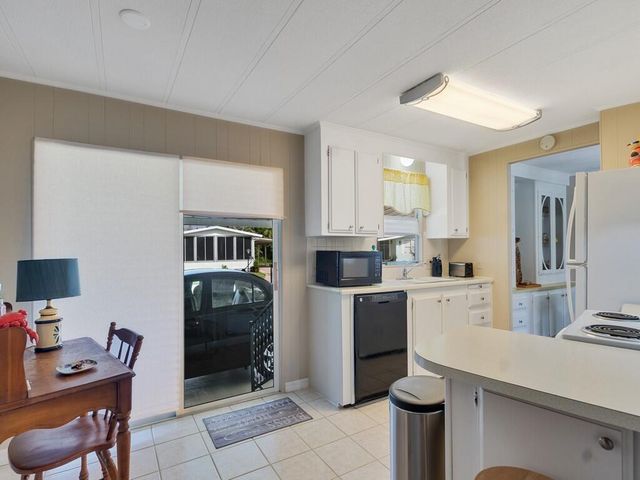 174 NE Emerald Drive, Jensen Beach, FL 34957