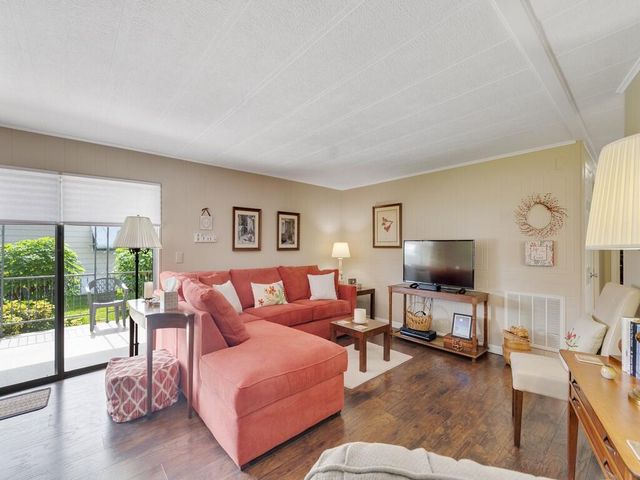 174 NE Emerald Drive, Jensen Beach, FL 34957