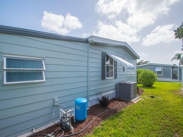 174 NE Emerald Drive, Jensen Beach, FL 34957