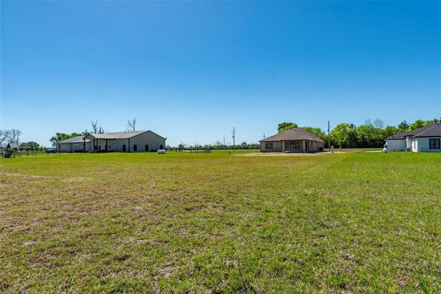 9785 Fm 686, Dayton, TX 77535