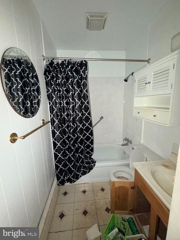 2740 W CABOT ST, Philadelphia, PA 19121