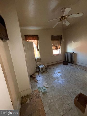 2740 W CABOT ST, Philadelphia, PA 19121