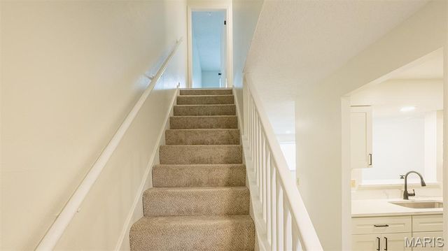 2652 Falcons Way 59, St Charles, MO 63303