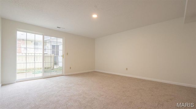 2652 Falcons Way 59, St Charles, MO 63303