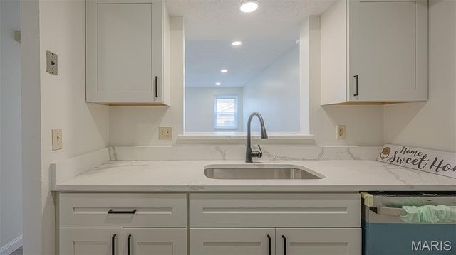 2652 Falcons Way 59, St Charles, MO 63303