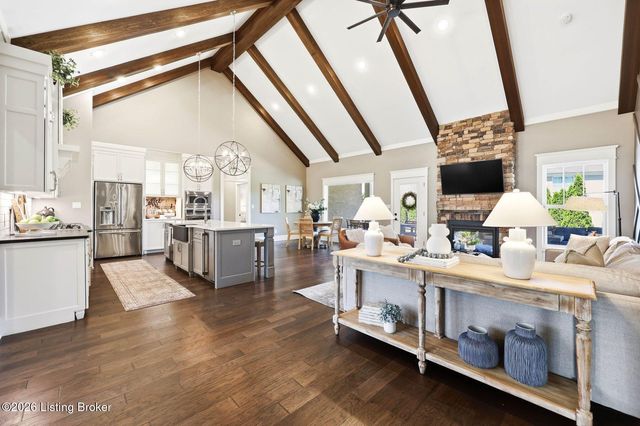 3516 Meadow Bluff Way, Louisville, KY 40245