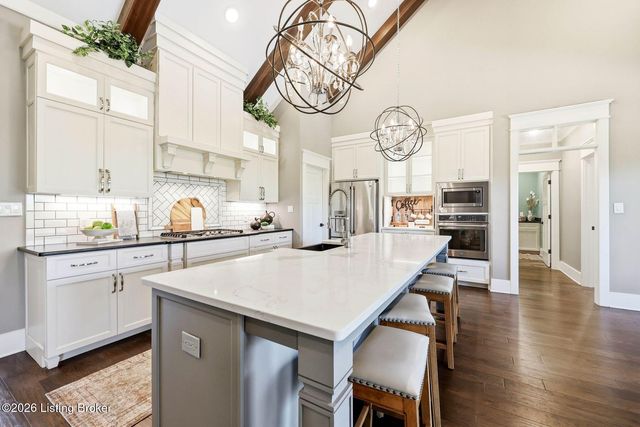 3516 Meadow Bluff Way, Louisville, KY 40245
