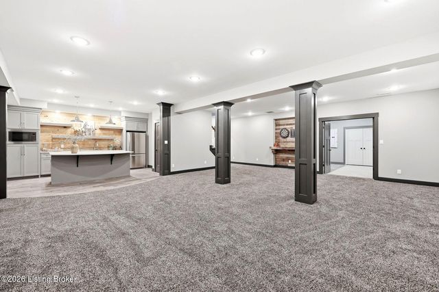 3516 Meadow Bluff Way, Louisville, KY 40245