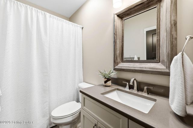 3516 Meadow Bluff Way, Louisville, KY 40245