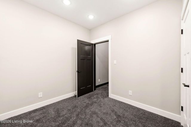 3516 Meadow Bluff Way, Louisville, KY 40245
