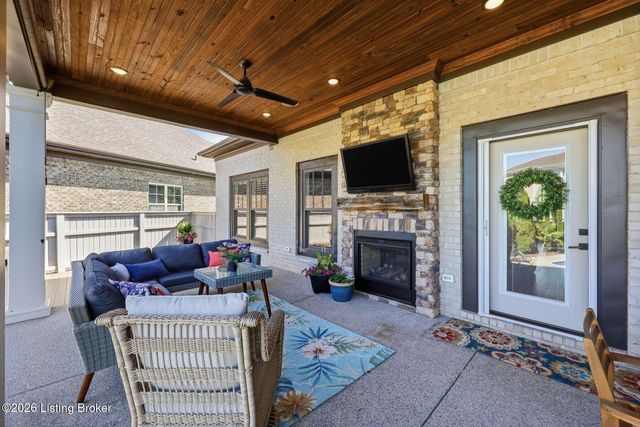 3516 Meadow Bluff Way, Louisville, KY 40245