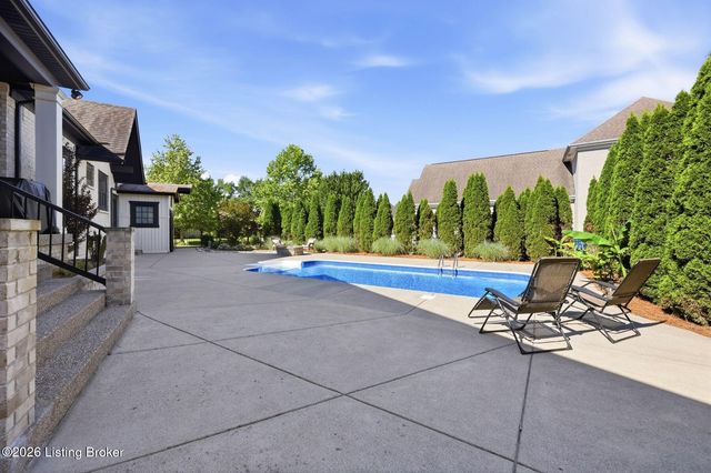 3516 Meadow Bluff Way, Louisville, KY 40245