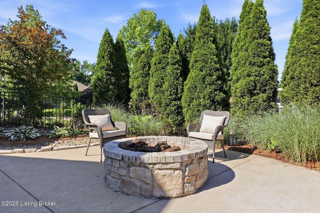 3516 Meadow Bluff Way, Louisville, KY 40245